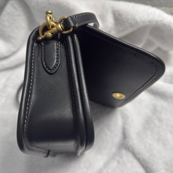 Coach Dinky Bag black. Like new. - Picture 6 of 8